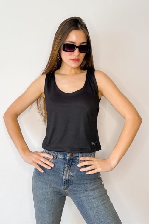 MUSCULOSA ESCOTE REDONDO